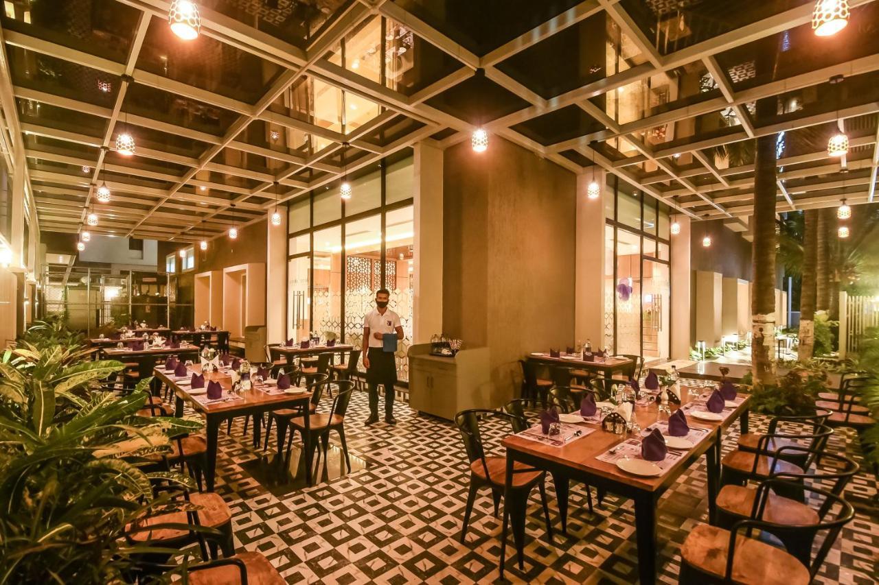 Emerald Clarks Inn Suites Májszúr Kültér fotó